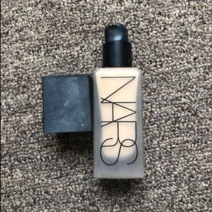 NARS All Day Luminous Foundation